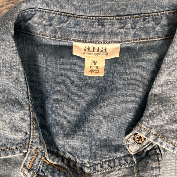 a.n.a Classic Blue Denim Top - Picture 4 of 4